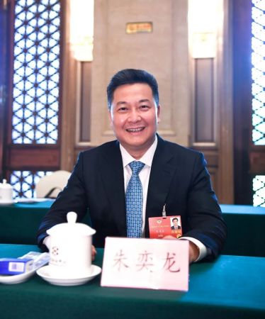 　　图为朱奕龙履职照片。受访者供图。