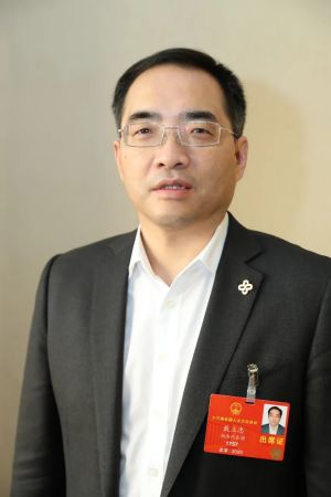 　　图为戴立忠履职照片。受访者供图。