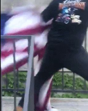 　　来源：社交媒体截图