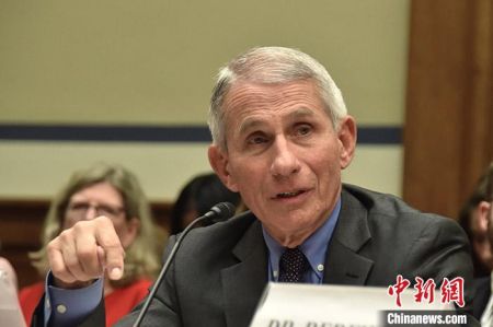 　资料图：美国国家过敏症和传染病研究所所长福奇。 中新社记者 沙晗汀 摄