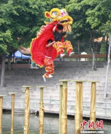 　　资料图：佛山狮王争霸赛　曾令华　摄