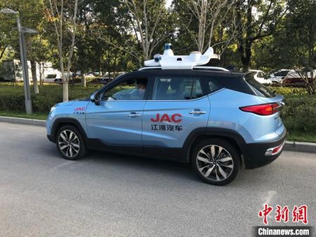 　智能网联汽车 赵强 摄