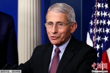 　　资料图：美国国家过敏症和传染病研究所所长福奇。