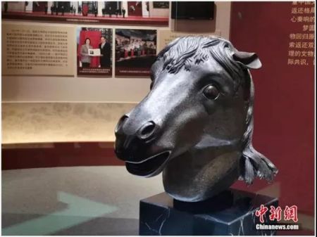 　资料图 ：马首铜像 中新社记者 杜洋 摄