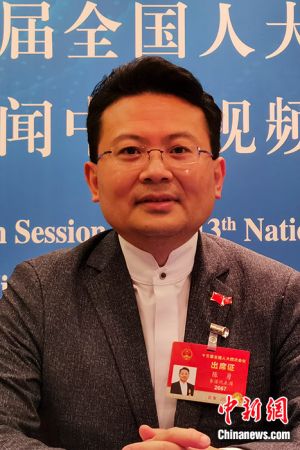 图为3月4日在北京拍摄的陈勇。中新社记者 唐贵江 摄 图为3月4日在北京拍摄的陈勇。中新社记者 唐贵江 摄