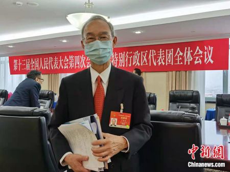 图为3月5日在北京拍摄的卢瑞安。中新社记者 唐贵江 摄 图为3月5日在北京拍摄的卢瑞安。中新社记者 唐贵江 摄