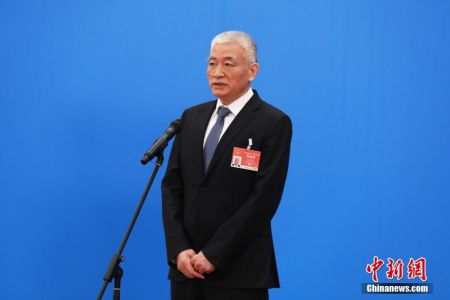 　　3月8日，第十三届全国人民代表大会第四次会议举行第二场“部长通道”采访活动。图为中国科学技术部部长王志刚通过网络视频方式接受采访。 中新社记者 蒋启明 摄