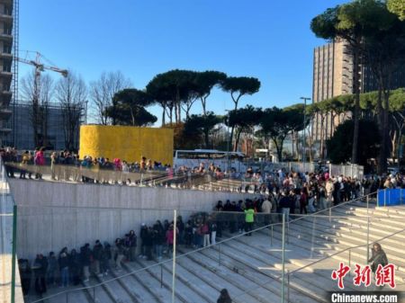 图为展会外。来源：《世界中国》杂志社