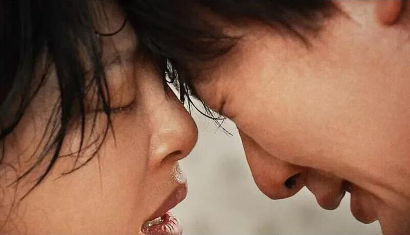 威尼斯电影节：辛芷蕾凭《日挂中天》荣获最佳女主角